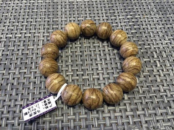 马泥捞沉香文玩手串特点及价格