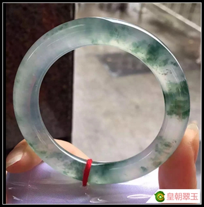 翡翠手镯价格全攻略：翡翠手镯怎么看