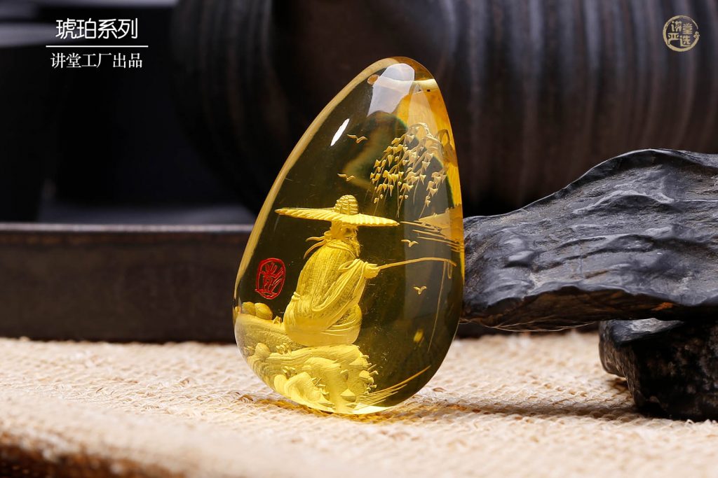 天然琥珀吊坠的图片以及它的价格一般是多少钱一克?