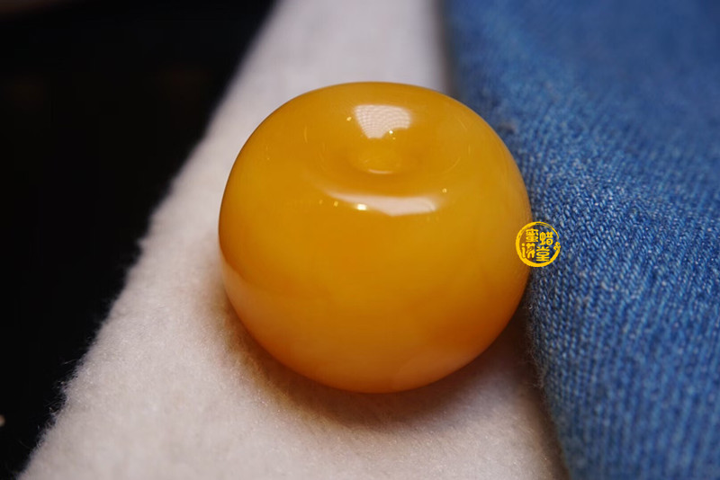鸡油黄蜜蜡越戴越脏，是正常的吗？