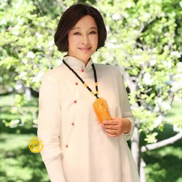 蜜蜡，为什么明星都扎堆购买？