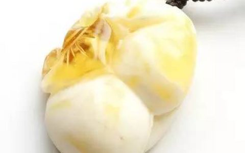 长期佩戴蜜蜡有什么功效？