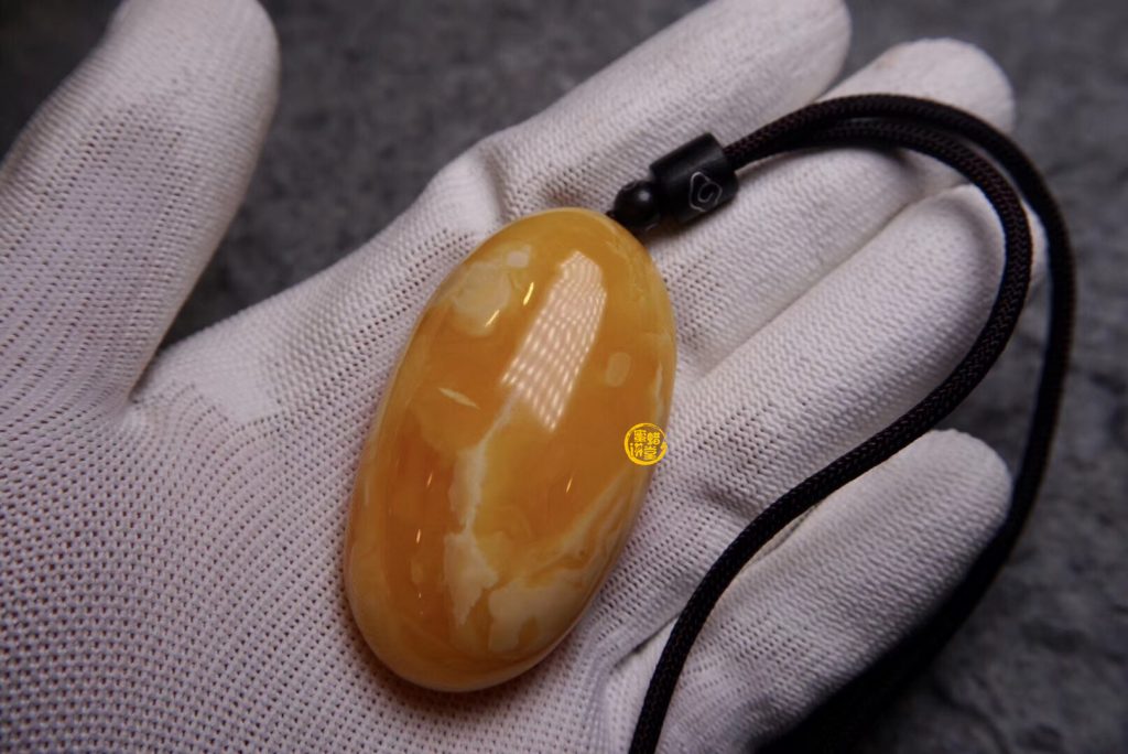 蜜蜡和黄金哪个保值，如何选择看这里