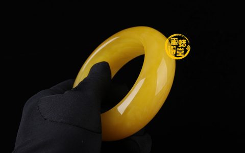 蜜蜡玉镯的种类，你知道多少？