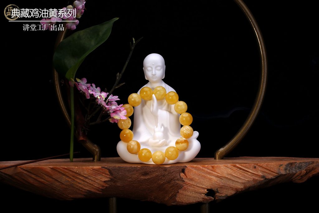 蜜蜡虽为化石，却不能不加倍细心保养！