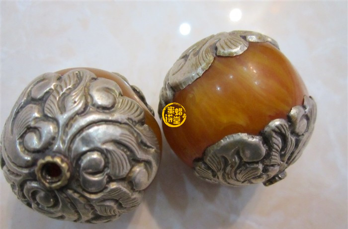 蜜蜡顶珠，从顶珠上就能分辨清代官员品级！