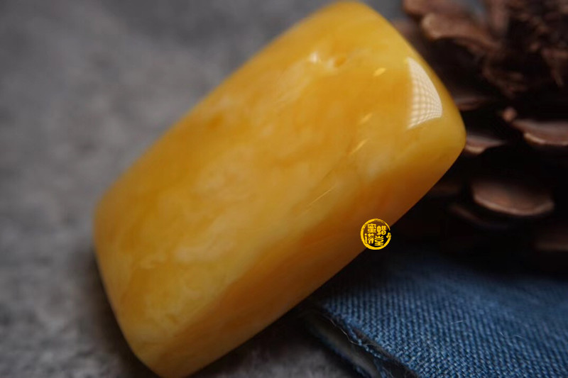 蜜蜡为什么有香味？