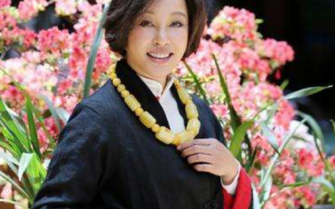 为什么土豪们都纷纷购买蜜蜡？