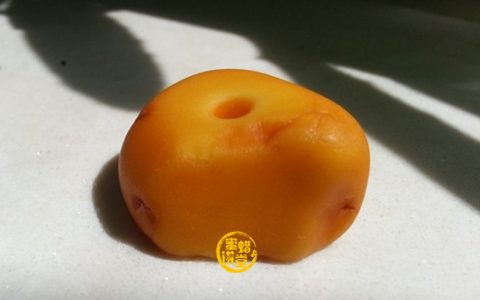 老蜜蜡盘玩之后纹路有发生什么样的变化？