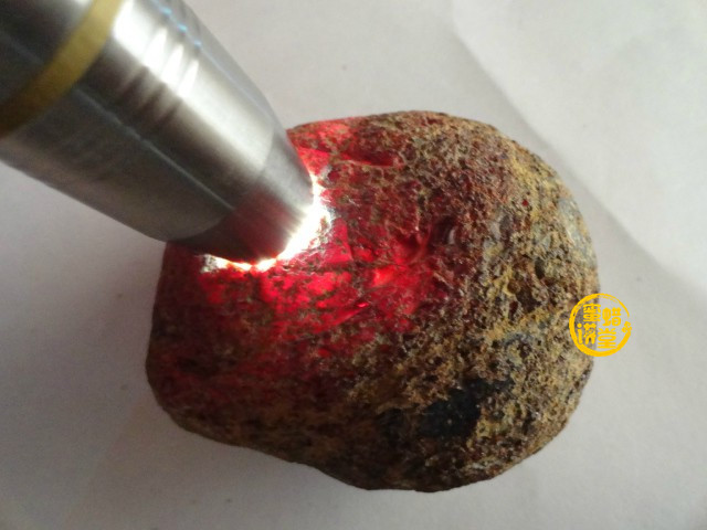 天然血珀图片，这个秘密终于被公开！