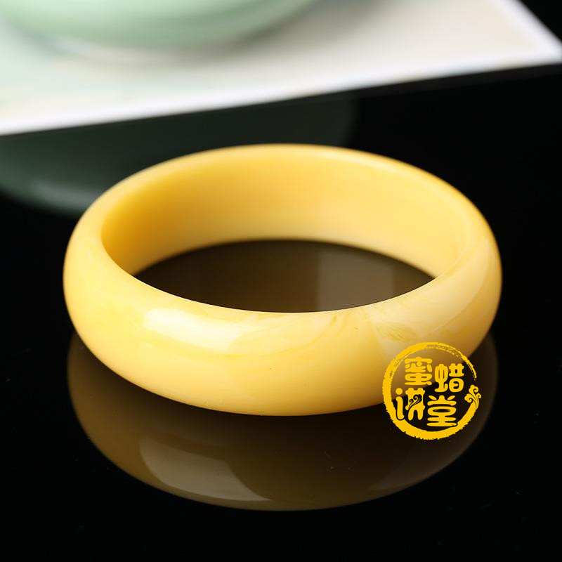 蜜蜡手镯如何测量尺寸？戴合适的尺寸才更舒服