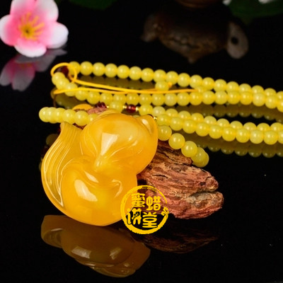 佩戴蜜蜡狐狸吊坠，但是不知道它的寓意，那你就out了！