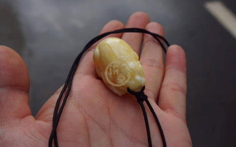 用盐水鉴定蜜蜡靠谱吗？