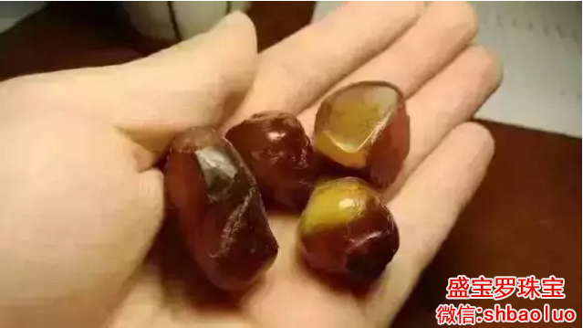 乌克兰蜜蜡原石克价,看完后您就明白了!