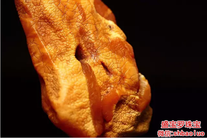 带皮蜜蜡原石多少钱一克,蜜蜡原石有这几种皮超值钱!
