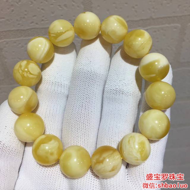白花蜜蜡手串不要随便买,四招教你挑选优质手串!