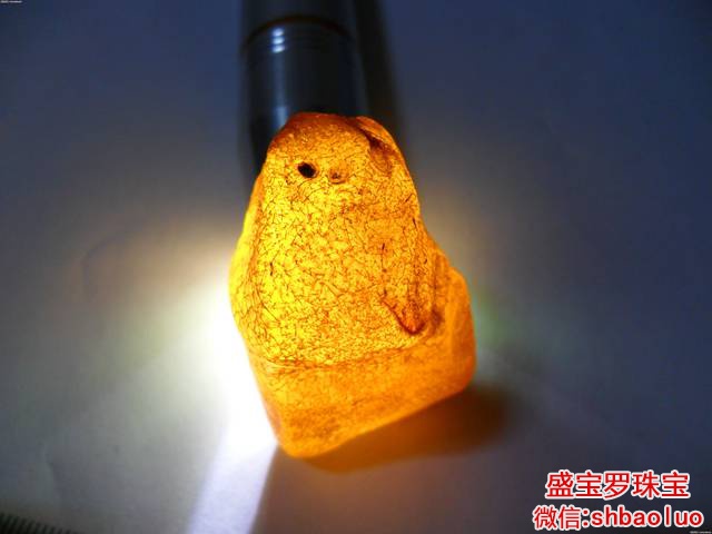 金绞蜜蜡原石图片欣赏,怎么挑选金绞蜜原石?