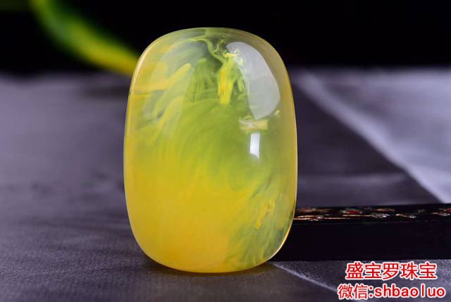 金绞蜜蜡图片,金绞蜜蜡有何特点