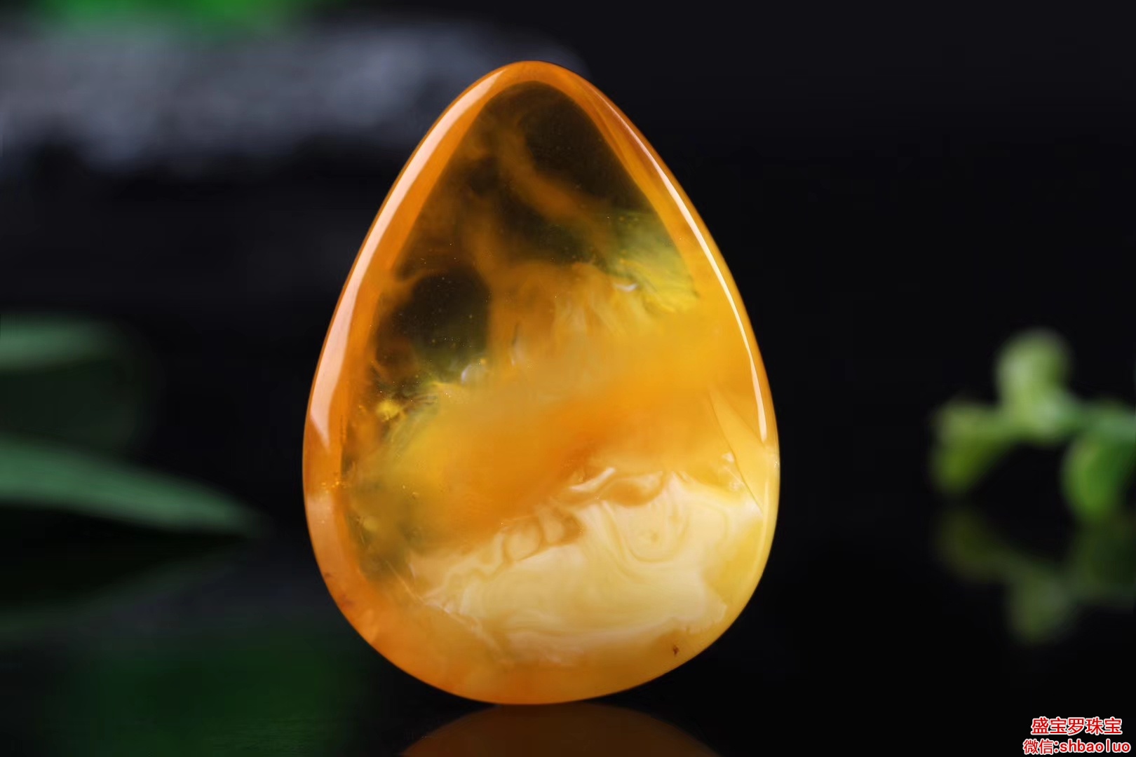 金珀和金绞蜜哪个价格贵,看完这篇文章再做决定!