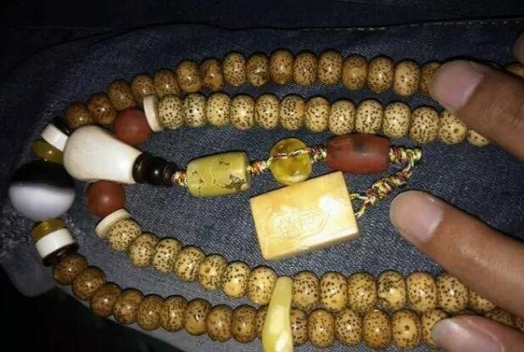 我们和高端玩家的手串,差的不止是钱 我们和高端玩家的手串,差的不止是钱 文玩天下 第1张 我们和高端玩家的手串,差的不止是钱 文玩天下 第1张