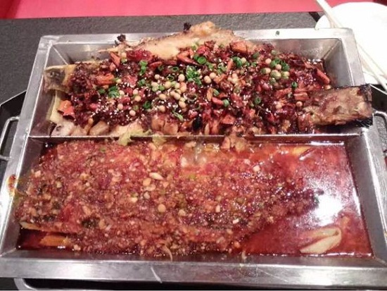 大眼睛美女:吃美食也不忘晒文玩 大眼睛美女:吃美食也不忘晒文玩 文玩天下 第3张 大眼睛美女:吃美食也不忘晒文玩 文玩天下 第3张
