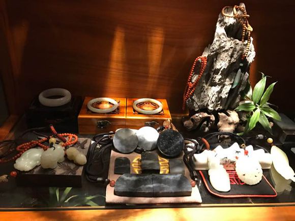 专业玩家的文玩展示规,小编买不起 专业玩家的文玩展示柜,小编买不起 文玩天下 第6张 专业玩家的文玩展示柜,小编买不起 文玩天下 第6张