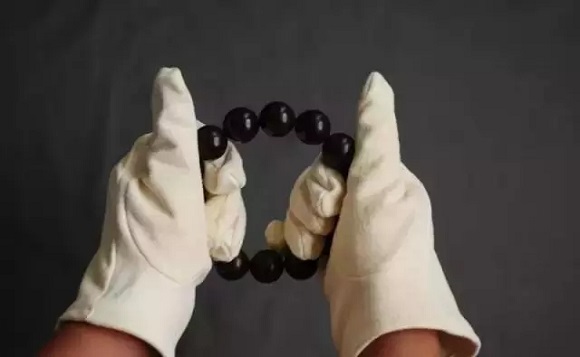 文玩神奇“手套”的选择与使用方法 文玩神奇“手套”的选择与使用方法 文玩天下 第3张 文玩神奇“手套”的选择与使用方法 文玩天下 第3张