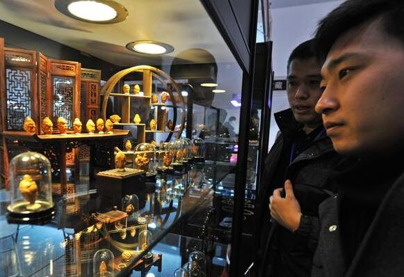 年轻人玩文玩就是玩物丧志,不务正业装逼么? 年轻人玩文玩就是玩物丧志,不务正业装逼么? 文玩天下 年轻人玩文玩就是玩物丧志,不务正业装逼么? 年轻人玩文玩就是玩物丧志,不务正业装逼么? 文玩天下