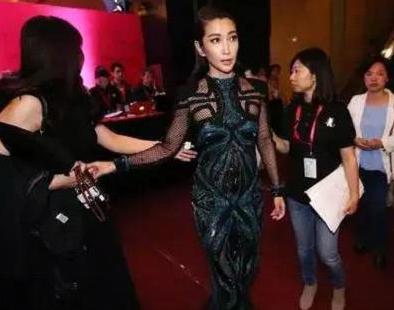盘点娱乐圈的大咖们都戴什么手串儿 盘点娱乐圈的大咖们都戴什么手串儿 文玩天下 第3张 盘点娱乐圈的大咖们都戴什么手串儿 文玩天下 第3张