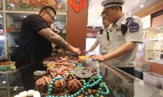 作为文玩人,你肯定盘过这些塑料珠子吧? 作为文玩人,你肯定盘过这些塑料珠子吧? 文玩天下 第1张 作为文玩人,你肯定盘过这些塑料珠子吧? 文玩天下 第1张