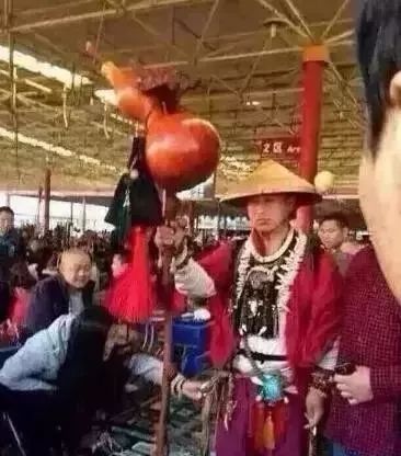 潘家园里的“十位大仙”,一走一过就炸街 潘家园里的“十位大仙”,一走一过就炸街 文玩天下 第8张 潘家园里的“十位大仙”,一走一过就炸街 文玩天下 第8张