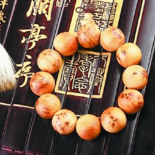 文玩黑马:战国红崖柏象牙千眼菩提 文玩黑马:战国红 崖柏 象牙 千眼菩提 文玩天下 文玩黑马:战国红 崖柏 象牙 千眼菩提 文玩天下
