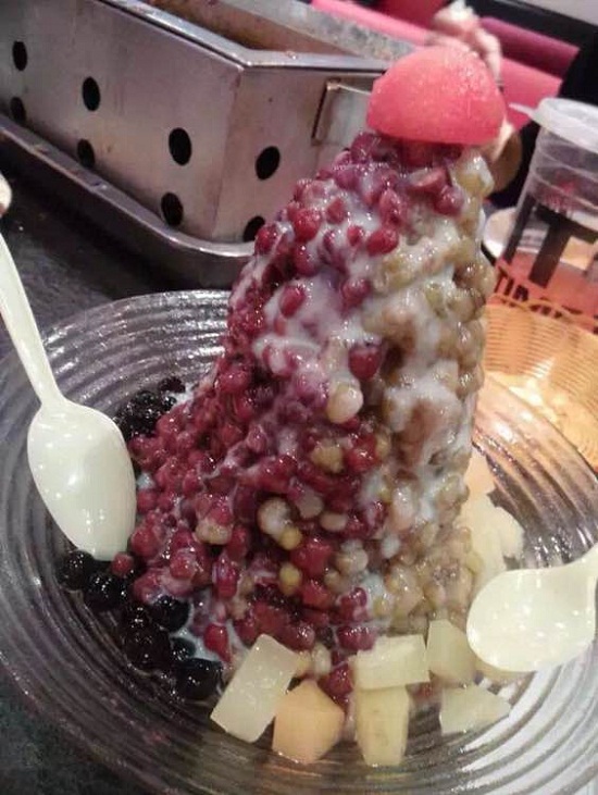 大眼睛美女:吃美食也不忘晒文玩 大眼睛美女:吃美食也不忘晒文玩 文玩天下 第4张 大眼睛美女:吃美食也不忘晒文玩 文玩天下 第4张