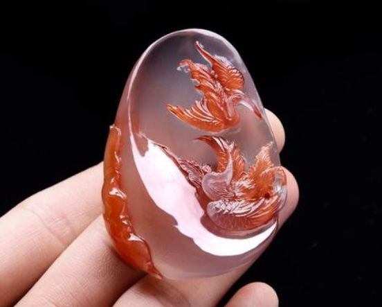 冰飘南红和南红哪个贵 冰飘南红的挑选 冰飘南红和南红哪个贵 冰飘南红的挑选