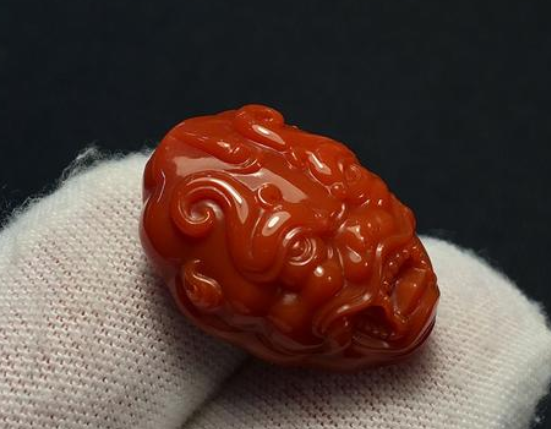 南红柿子红好还是火焰纹好 南红价值分析 南红柿子红好还是火焰纹好 南红价值分析