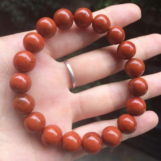 女人佩戴南红的好处 南红的作用 女人佩戴南红的好处 南红的作用