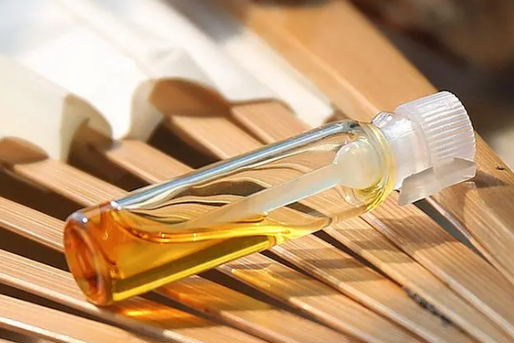 沉香精油的使用方法 沉香精油怎么用有效果 沉香精油的使用方法 沉香精油怎么用有效果