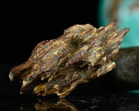黄奇楠沉香的特征 黄奇楠沉香图片介绍 黄奇楠沉香的特征 黄奇楠沉香图片介绍