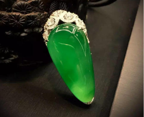 南红和翡翠哪个好 南红和翡翠 南红和翡翠哪个好 南红和翡翠