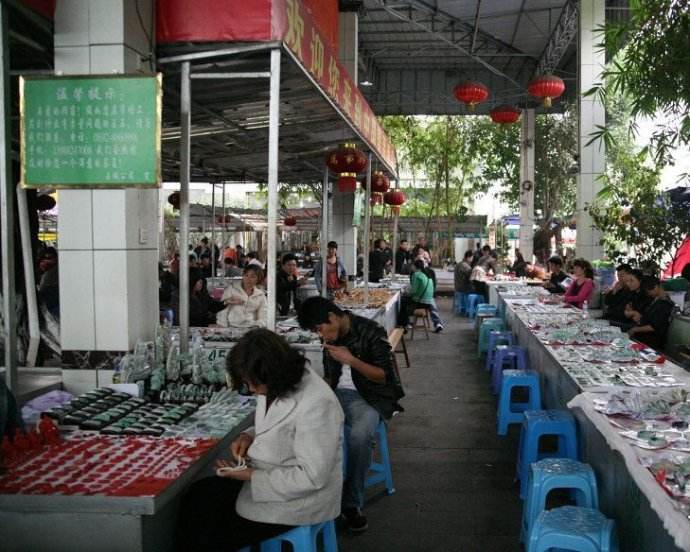 担心在云南旅游买翡翠时被骗?那是因为你不知道这6个防骗指南 担心在云南旅游买翡翠时被骗?那是因为你不知道这6个防骗指南