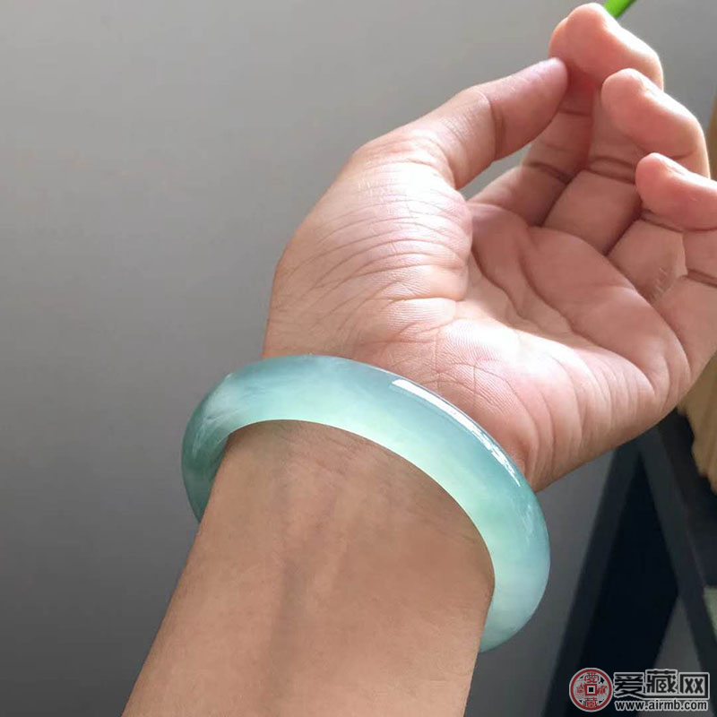 国外旅游买翡翠比国内便宜吗? 国外旅游买翡翠比国内便宜吗?