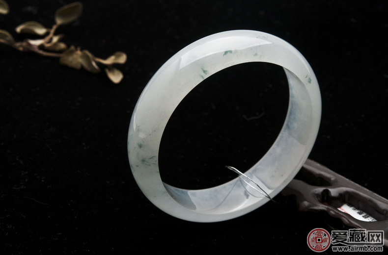 冰糯种翡翠价值有哪些 三分钟带你了解知道 冰糯种翡翠价值有哪些 三分钟带你了解知道