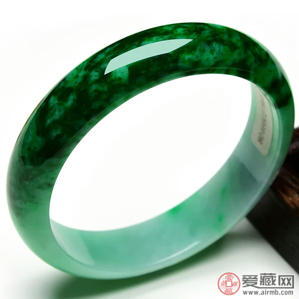 教你这几招,让你学会辨别翡翠好坏 教你这几招,让你学会辨别翡翠好坏