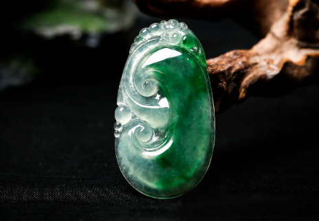 翡翠戴久了会有什么变化 翡翠戴久了真的有变化吗 翡翠戴久了会有什么变化 翡翠戴久了真的有变化吗