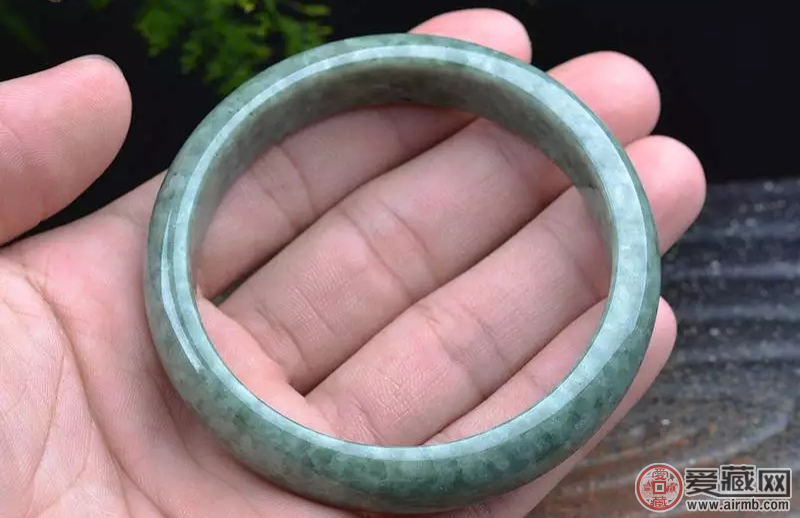 豆种翡翠功效,喜欢翡翠的朋友了解多少呢? 豆种翡翠功效,喜欢翡翠的朋友了解多少呢?