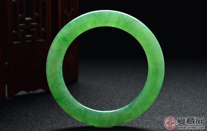 冰糯种翡翠价格贵吗?该如何去挑选购买? 冰糯种翡翠价格贵吗?该如何去挑选购买?