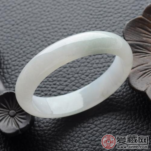 为何有的翡翠糯种的要比冰种的贵,不是冰种的更好吗? 为何有的翡翠糯种的要比冰种的贵,不是冰种的更好吗?