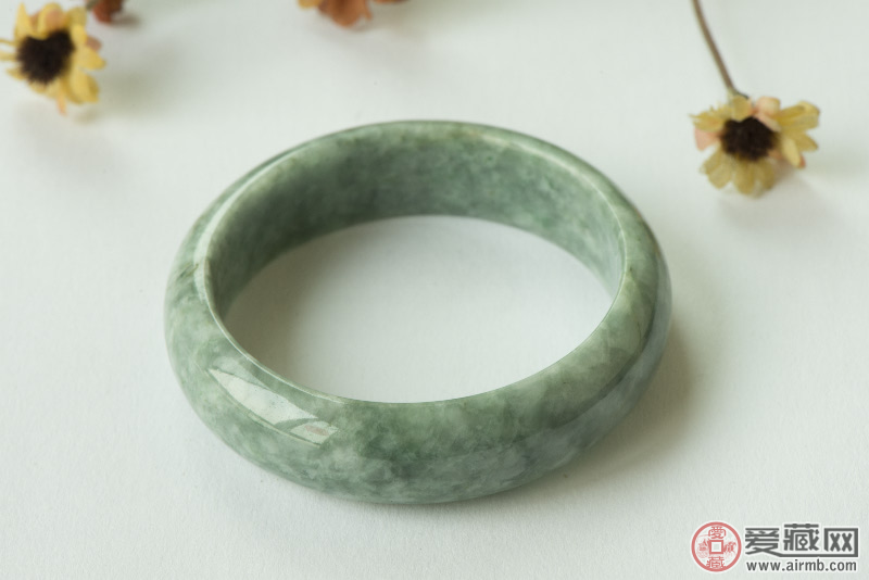 影响豆种翡翠多少钱的因素有什么? 影响豆种翡翠多少钱的因素有什么?