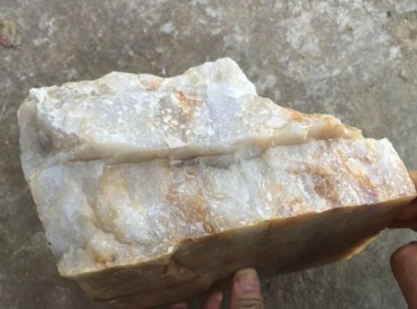 玉原石图片大全图片欣赏 不同类型价格一样吗 玉原石图片大全图片欣赏 不同类型价格一样吗