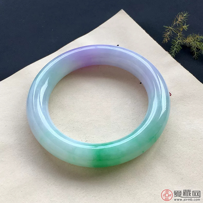教你几招,快速鉴别翡翠好坏 教你几招,快速鉴别翡翠好坏